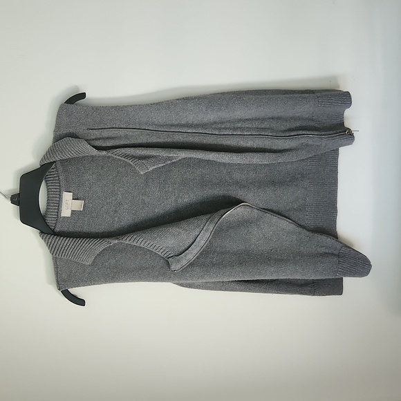 Ann Taylor Loft, Grey sweater vest, size Large - Picture 2 of 5